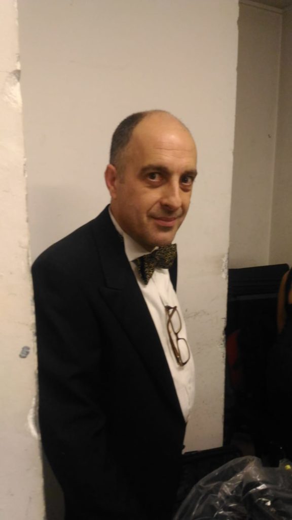 …in attesa